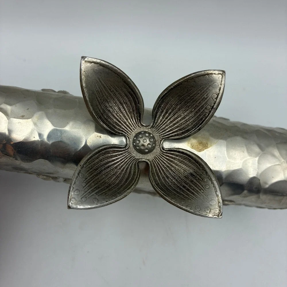Vintage Hammered Aluminum Napkin Holder Floral Relief Scalloped Edge Silver Tone